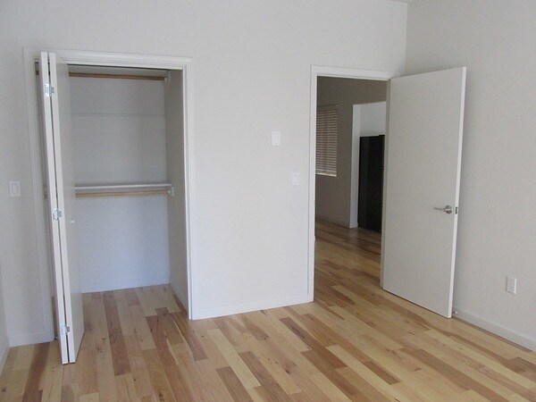 Building Photo - 726 Bush St