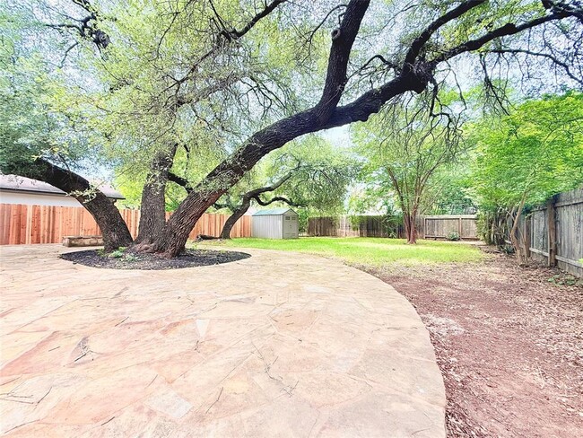Building Photo - 1407 Deer Ledge Trail