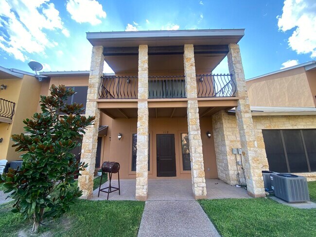 Building Photo - 1609 Saldana Ave