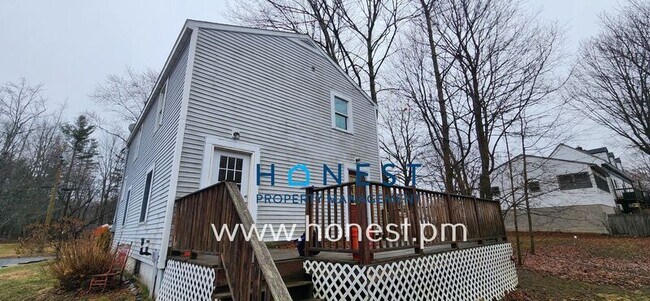 Building Photo - 4 Pierce St