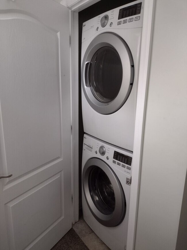 Building Photo - Beautiful Home for Rent