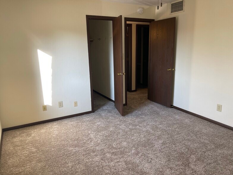 Building Photo - 1510 Northbrook Dr