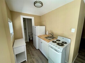 Building Photo - 1814 Ave M 1/2