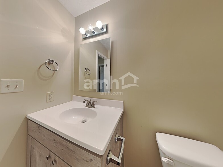 Building Photo - 716 Greene Ct