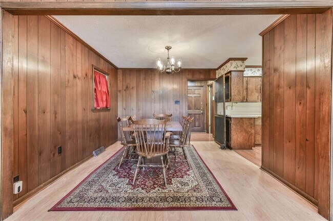 Building Photo - 935 Powderbag Creek Rd