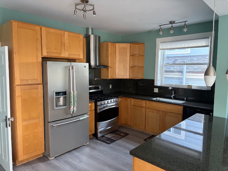 Building Photo - 536 Arlington St