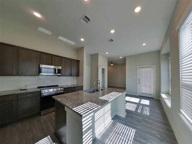 Building Photo - 22857 Terrazzo Dr