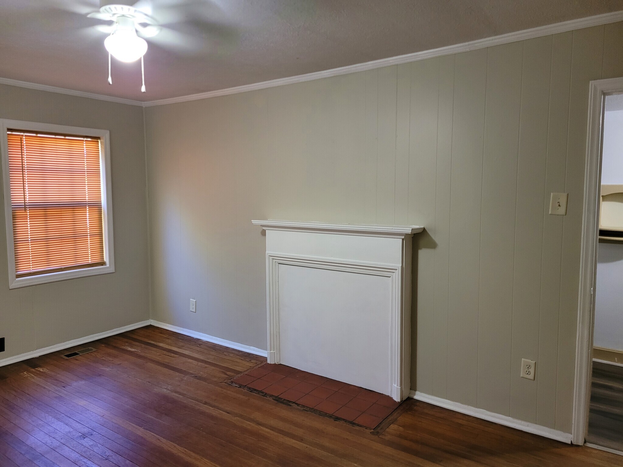 Living Room - 124 E Cherry St