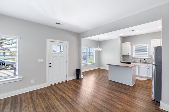 Building Photo - 2021 Weaver Way