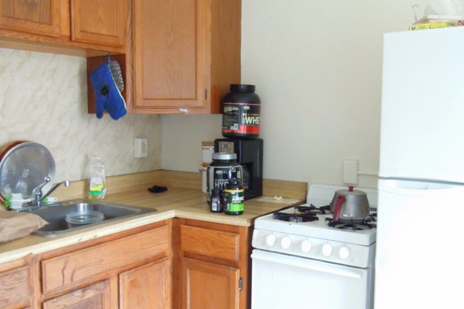 Building Photo - 347 Pleasant St