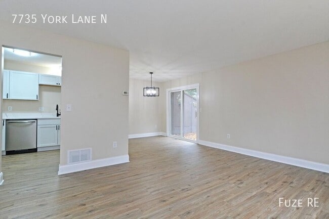 Building Photo - 7735 York Ln N