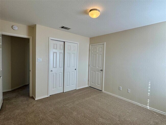 Building Photo - 11606 Hereford St