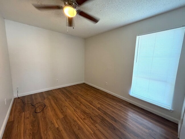 Building Photo - 506 Marigny Cir