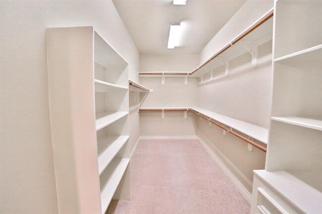 Building Photo - 2403 Haven Hill Dr