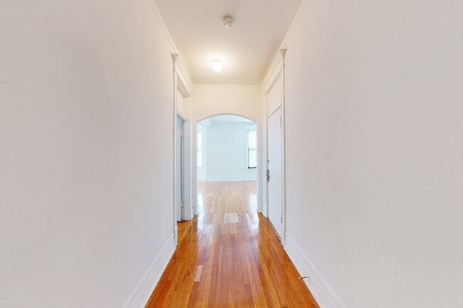 Hallway - 5401-5403 S. Woodlawn Avenue