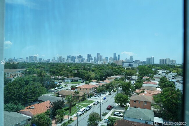 Building Photo - 1401 SW 22nd St