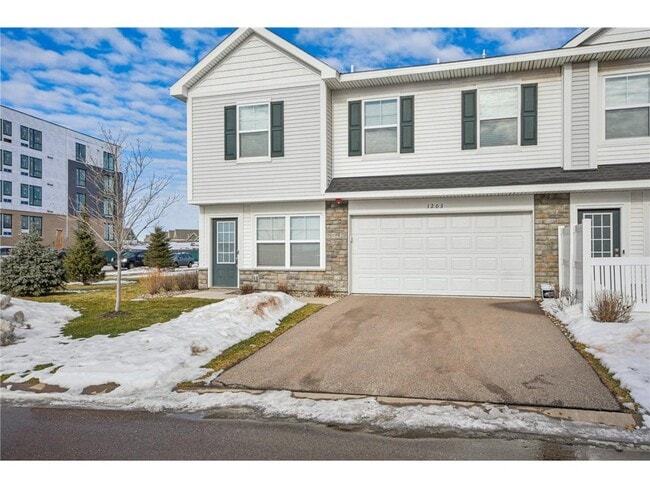 Building Photo - 1203 Lower 143rd St E