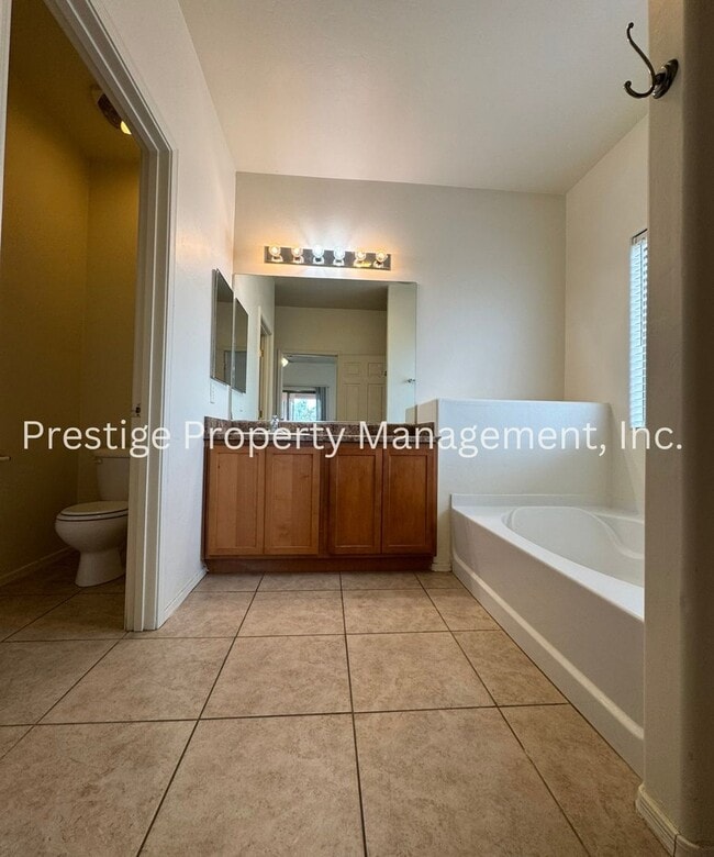 Building Photo - Beautiful Must see Spacious 4/2 Home on the SouthWest Side!!