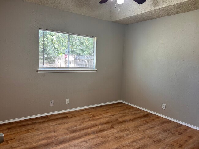 main beroom - 7257 Lansbury Dr