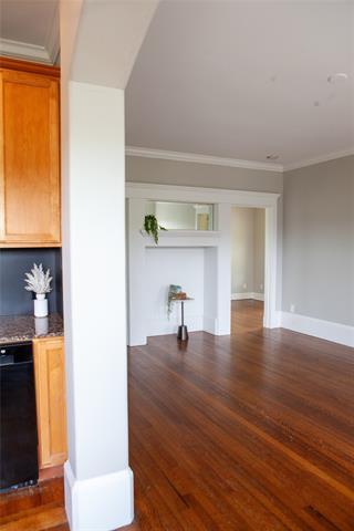 Building Photo - 5347 Lewis St