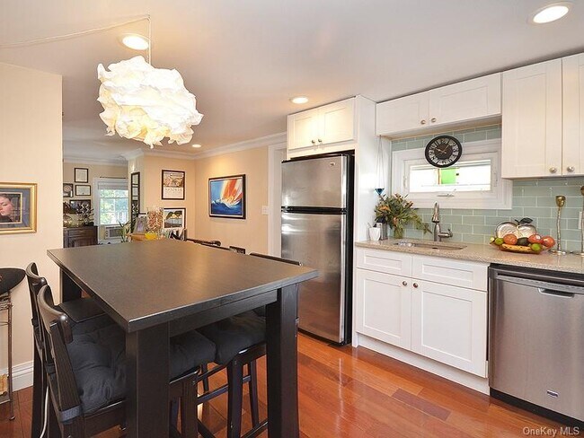 Building Photo - 82 Central Ave