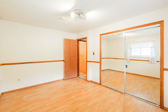 Building Photo - 4416 67th Ave W