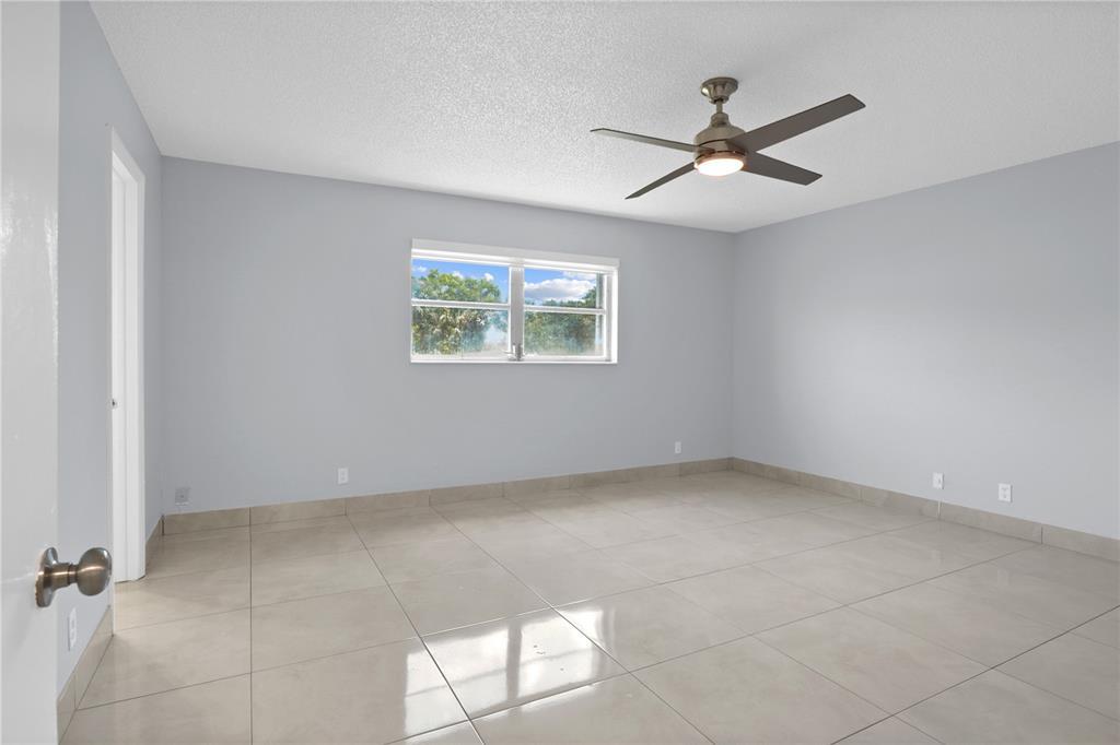 Building Photo - 4100 N 58th Ave