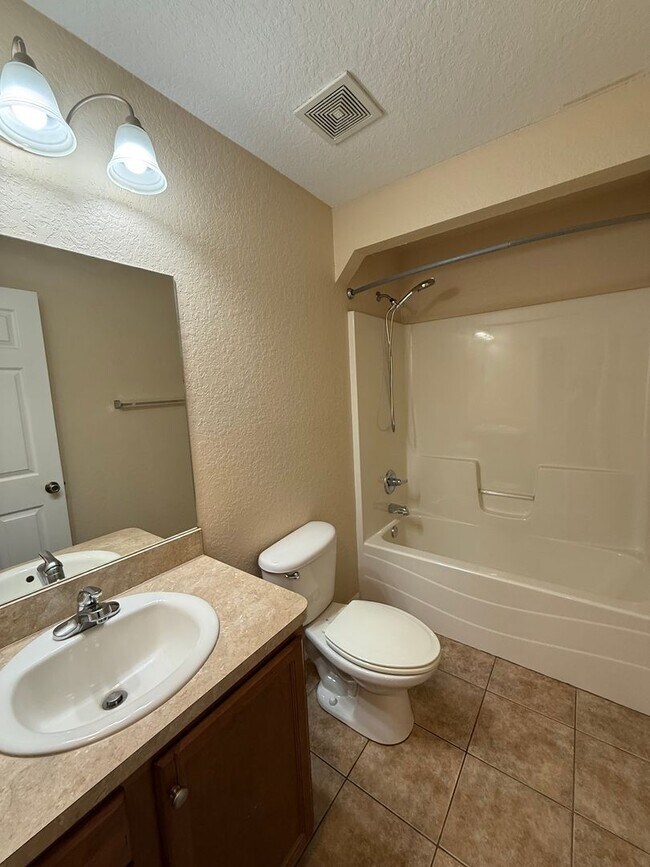 Building Photo - Updated 3BR/2BA Home in Rainbow Park – Pet...