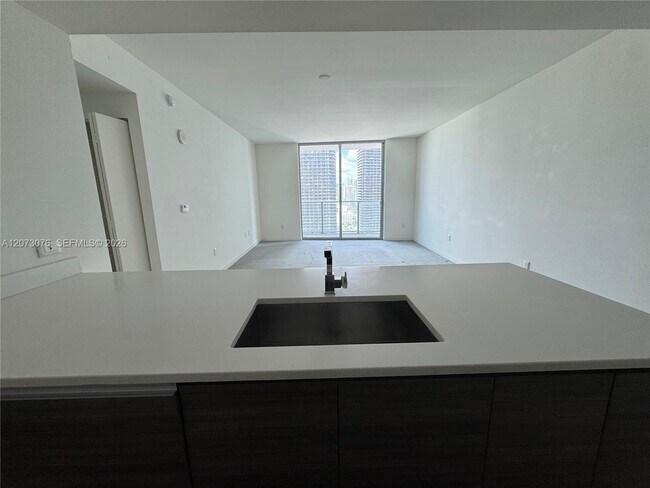 Building Photo - 1100 S Miami Ave