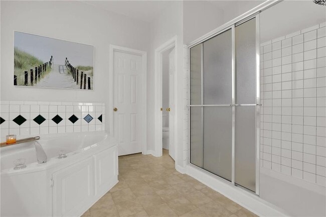 Building Photo - 520 Ruby Forest Pkwy