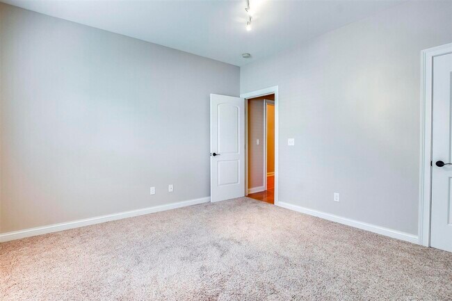 Building Photo - 239 Chippewa Dr