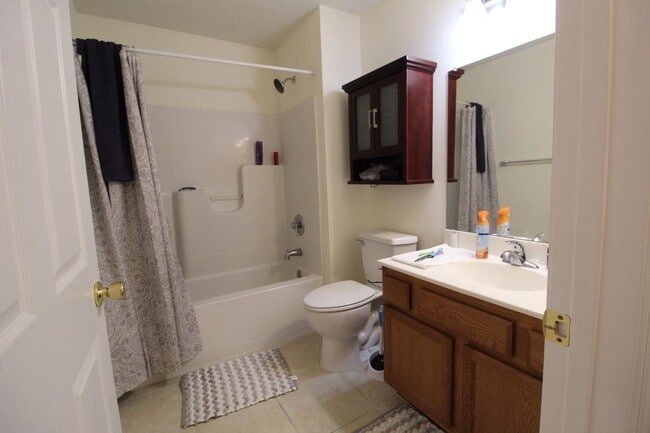 Building Photo - 120 Hollen Mill Ct