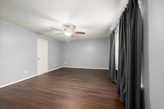 Building Photo - 8723 Creek Willow Dr