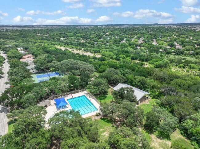 Building Photo - "Charming 3-Bedroom San Antonio Home with Granite Elegance - 1854 Sq Ft of Comfort!"