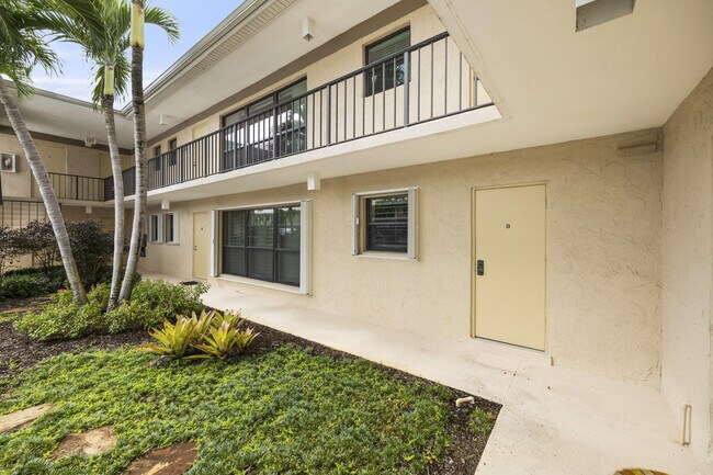 Building Photo - 25 SE Turtle Creek Dr
