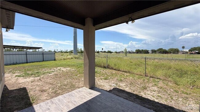 Building Photo - 19 Santa Isabel St
