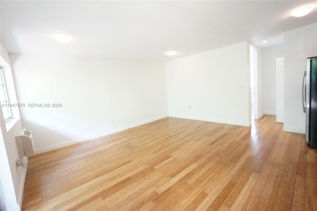 Building Photo - 7950 Tatum Waterway Dr