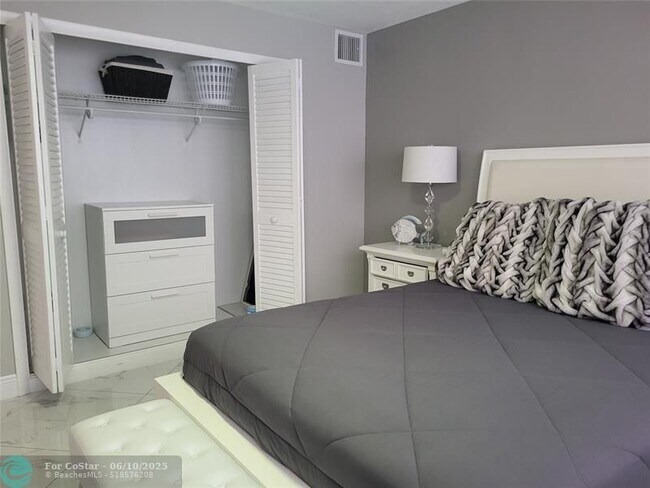 Building Photo - 133 N Pompano Beach Blvd