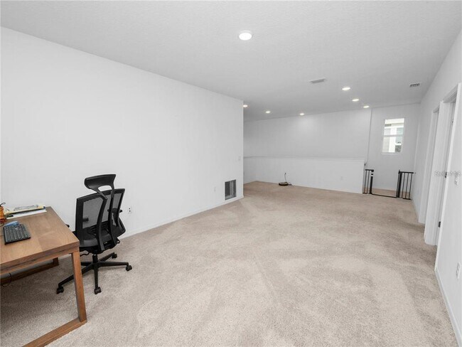 Building Photo - 6564 Great Bear Dr