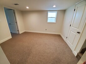 Building Photo - 308 N 14th Ave
