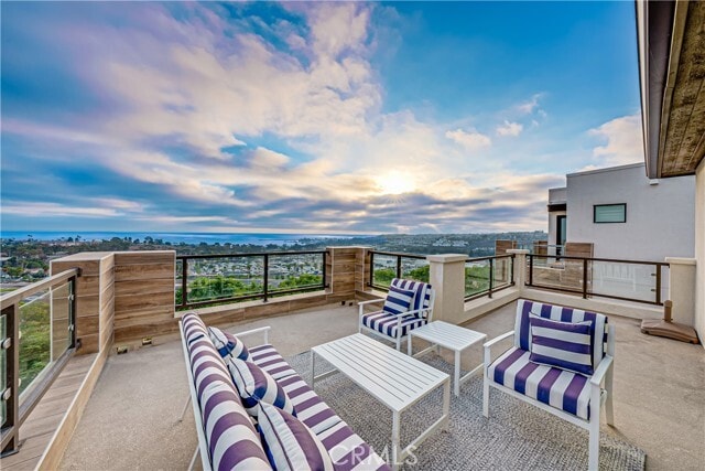 Building Photo - 26296 Paseo Sillin