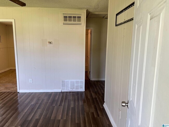 Building Photo - 1405 Woodward Rd