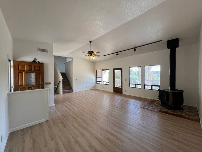 Building Photo - 4617 San Anselmo Rd