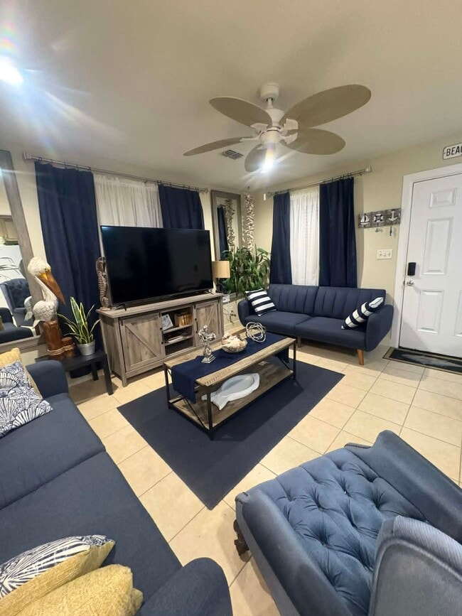 Building Photo - 101 E Capricorn Dr