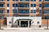 Building Photo - 135 S York St