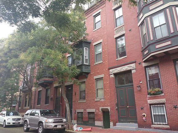 Building Photo - "Charming 1-Bedroom Apartment with Granite...