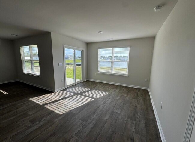 Building Photo - 403 Acosta Cir