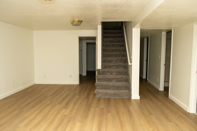 Building Photo - 245 W 500 S