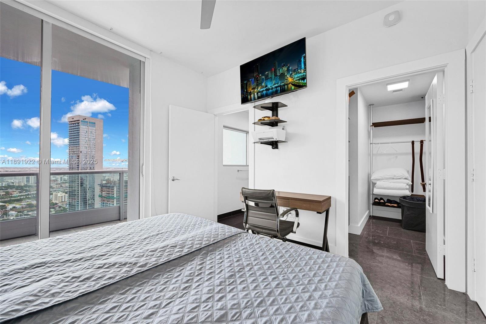 Building Photo - 900 Biscayne Blvd