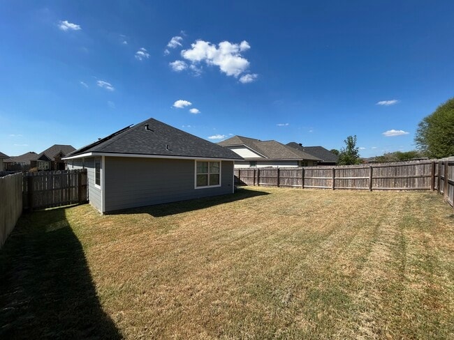 Building Photo - 2110 Markley Dr
